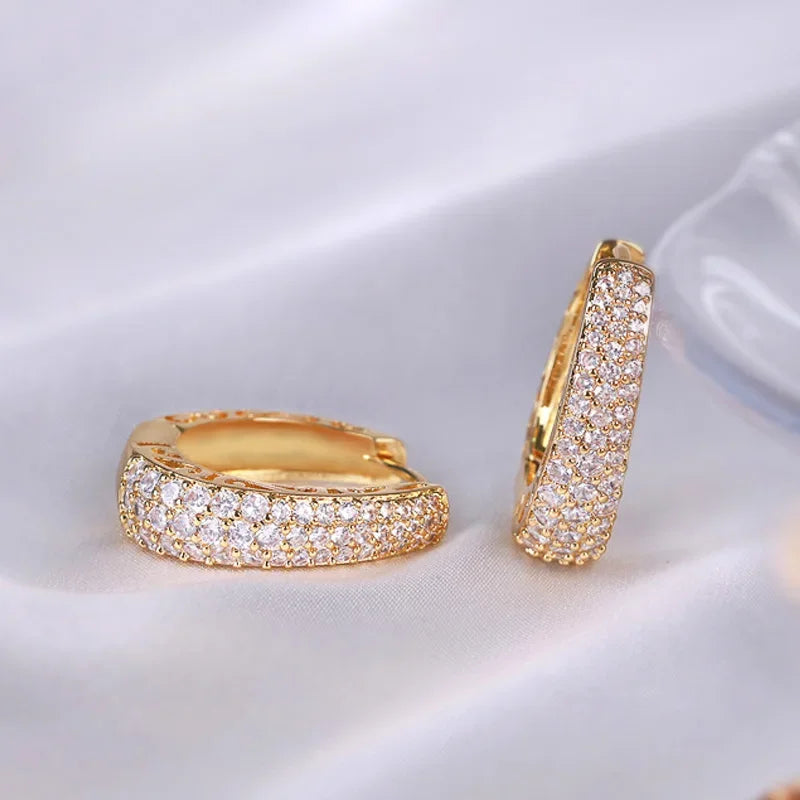 Pendientes de aro huecos de Color dorado para mujer, aretes circulares de lujo con piedra CZ deslumbrante pavimentada, joyería llamativa