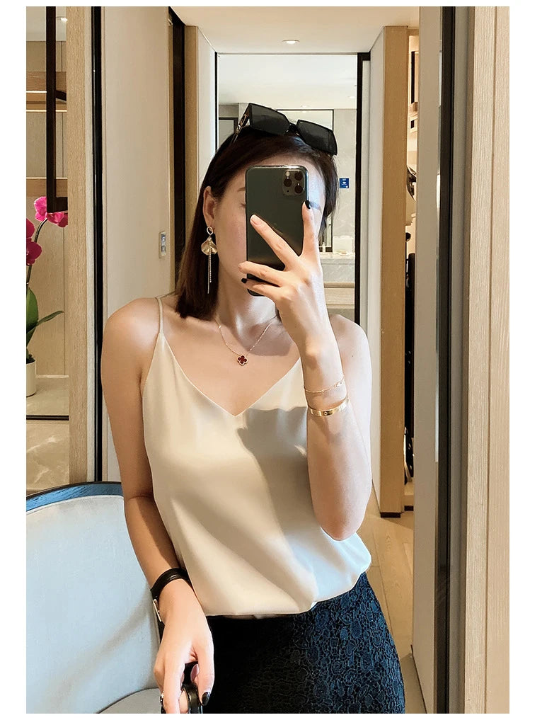 2025 Summer Camisole Slim Vest Sexy Women Sleeveless V-Neck Gray Tee Tank Tops Female Solid Black/White Korean Crop Tops Y2k