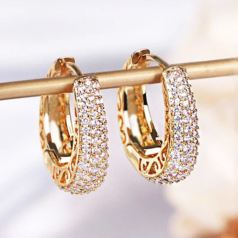 Pendientes de aro huecos de Color dorado para mujer, aretes circulares de lujo con piedra CZ deslumbrante pavimentada, joyería llamativa