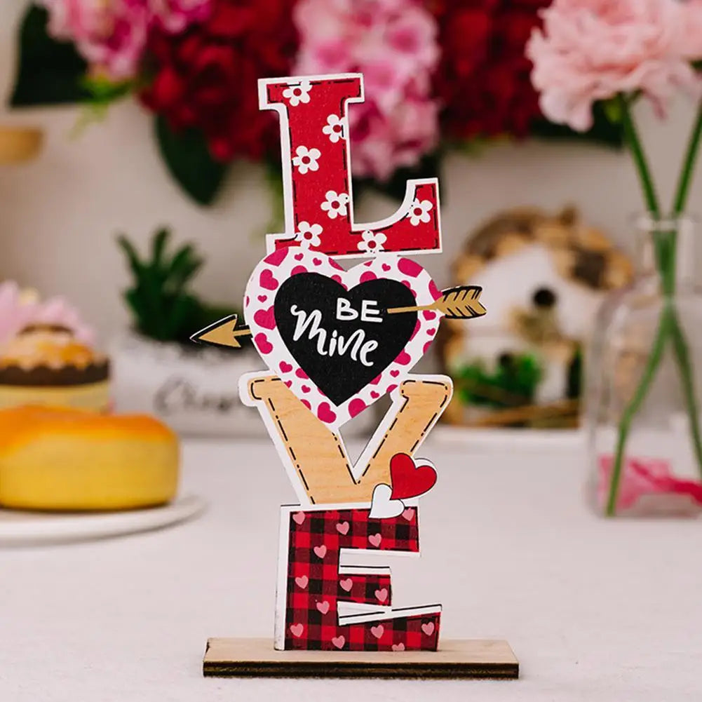 Wood Decorative Love/KISS Letter Retro Wedding Desktop Cutout Table Ornaments Sweet Gift For Valentine Thanksgiving Handicraft