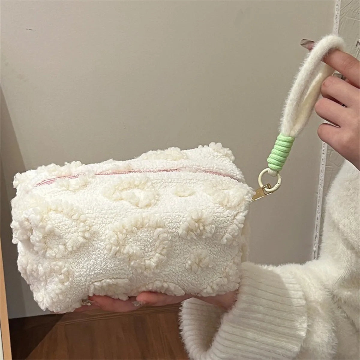 Bolsas de maquillaje de felpa con asa, bolsa de almacenamiento de cosméticos de viaje suave, organizador portátil con estampado romántico, estuche para lápices, bonita bolsa de mano