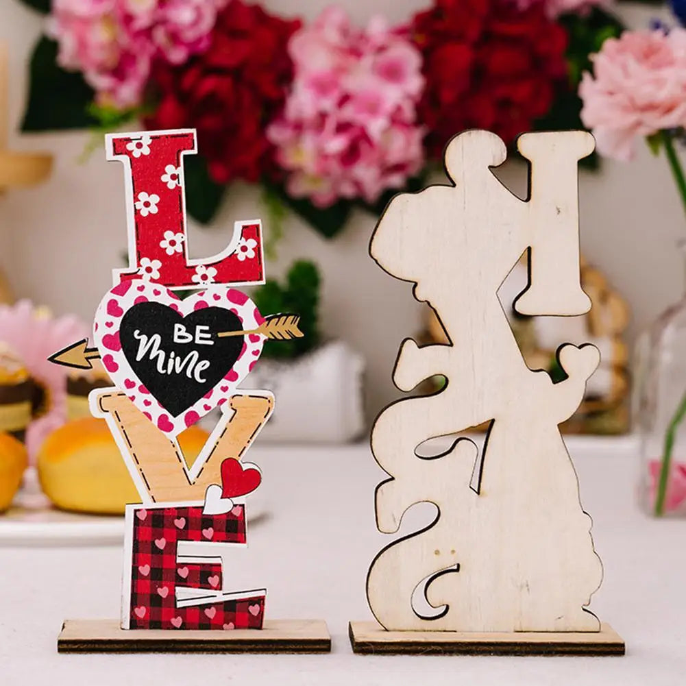 Wood Decorative Love/KISS Letter Retro Wedding Desktop Cutout Table Ornaments Sweet Gift For Valentine Thanksgiving Handicraft